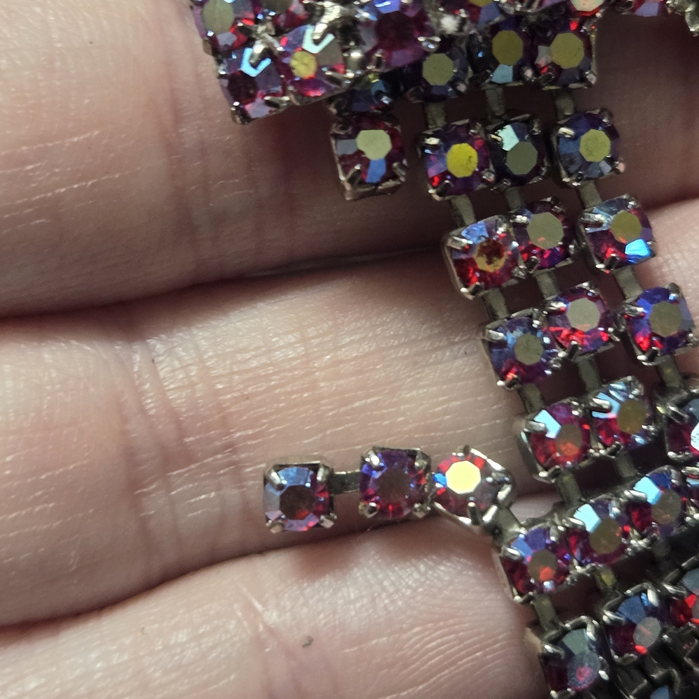 Vintage fuchsia and aurora borealis rhinestone bracelet - Picture 7 of 8